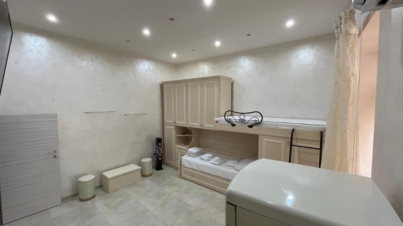 B&B Sasi Napoli Esterno foto